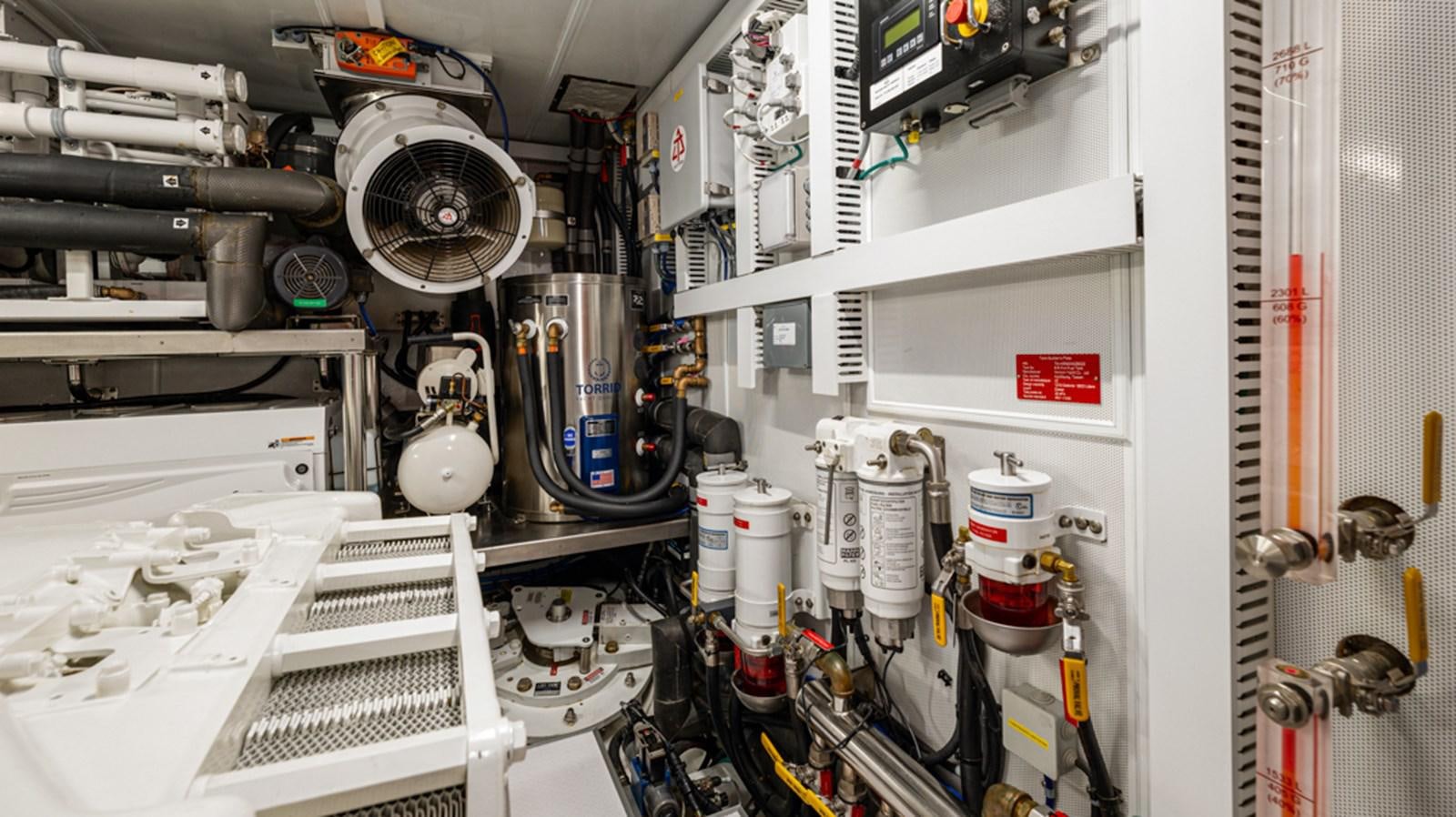a room with machinery and equipment aboard 90 HORIZON Yacht for Sale