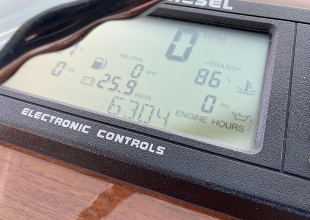 graphical user interface aboard LIKE WHAT U SEA Yacht for Sale