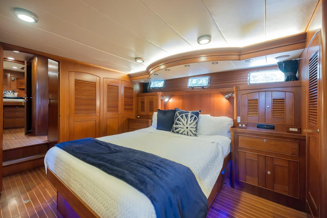 a bed in a cabin aboard THE GARLIC Yacht for Sale