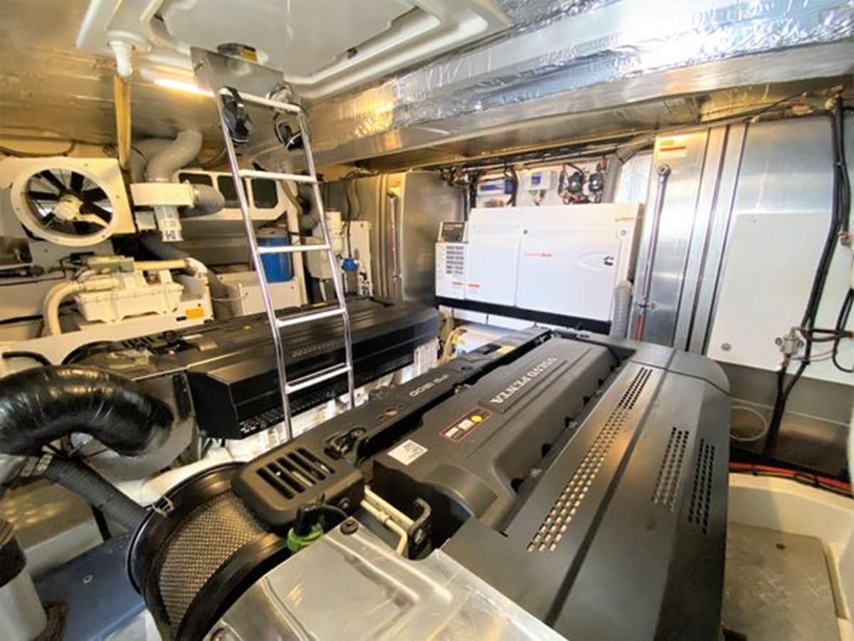 inside of a vehicle aboard 2016 PRESTIGE 680 FLY Yacht for Sale