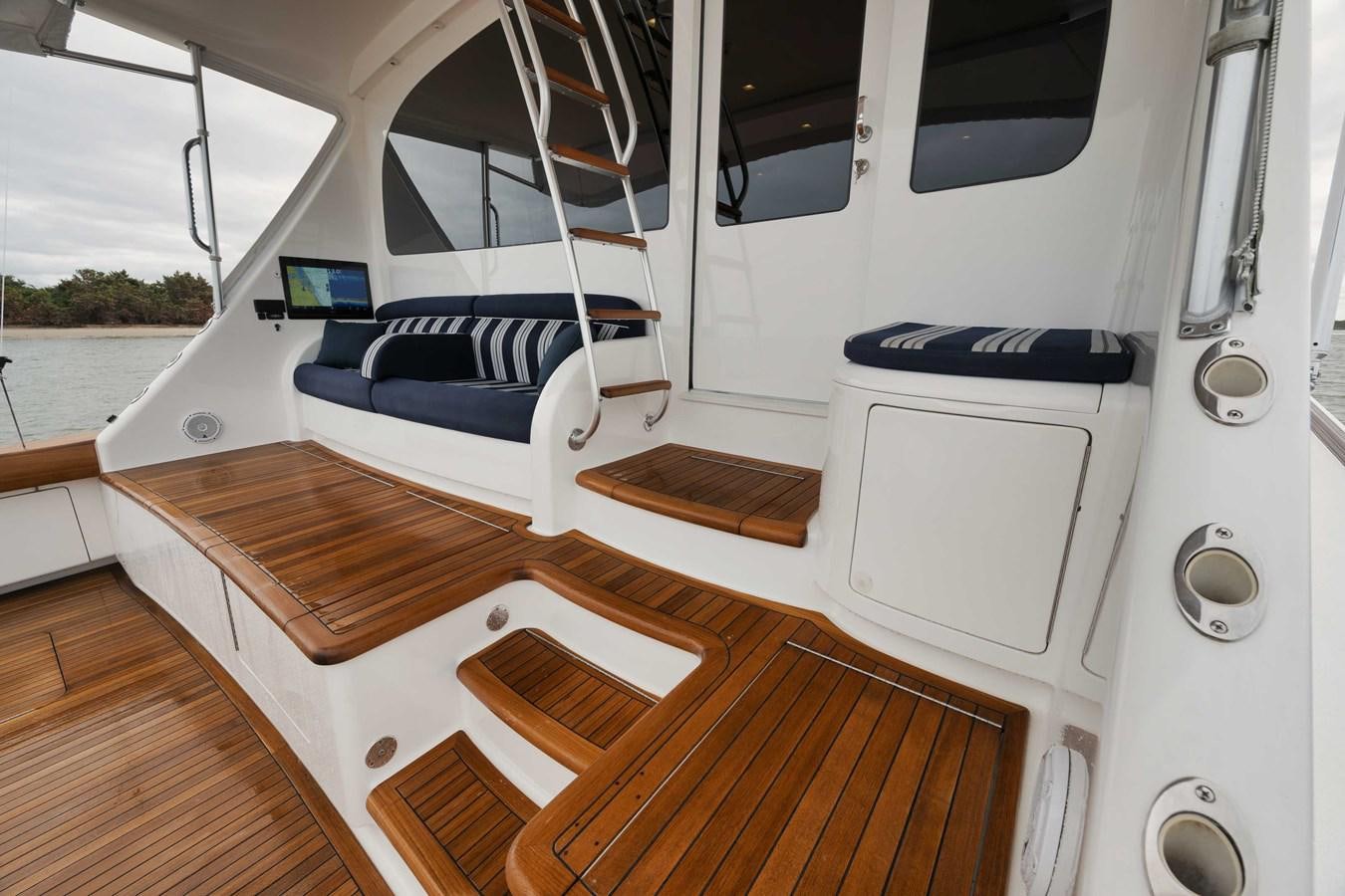 inside of a boat aboard COOKIE MONSTER Yacht for Sale
