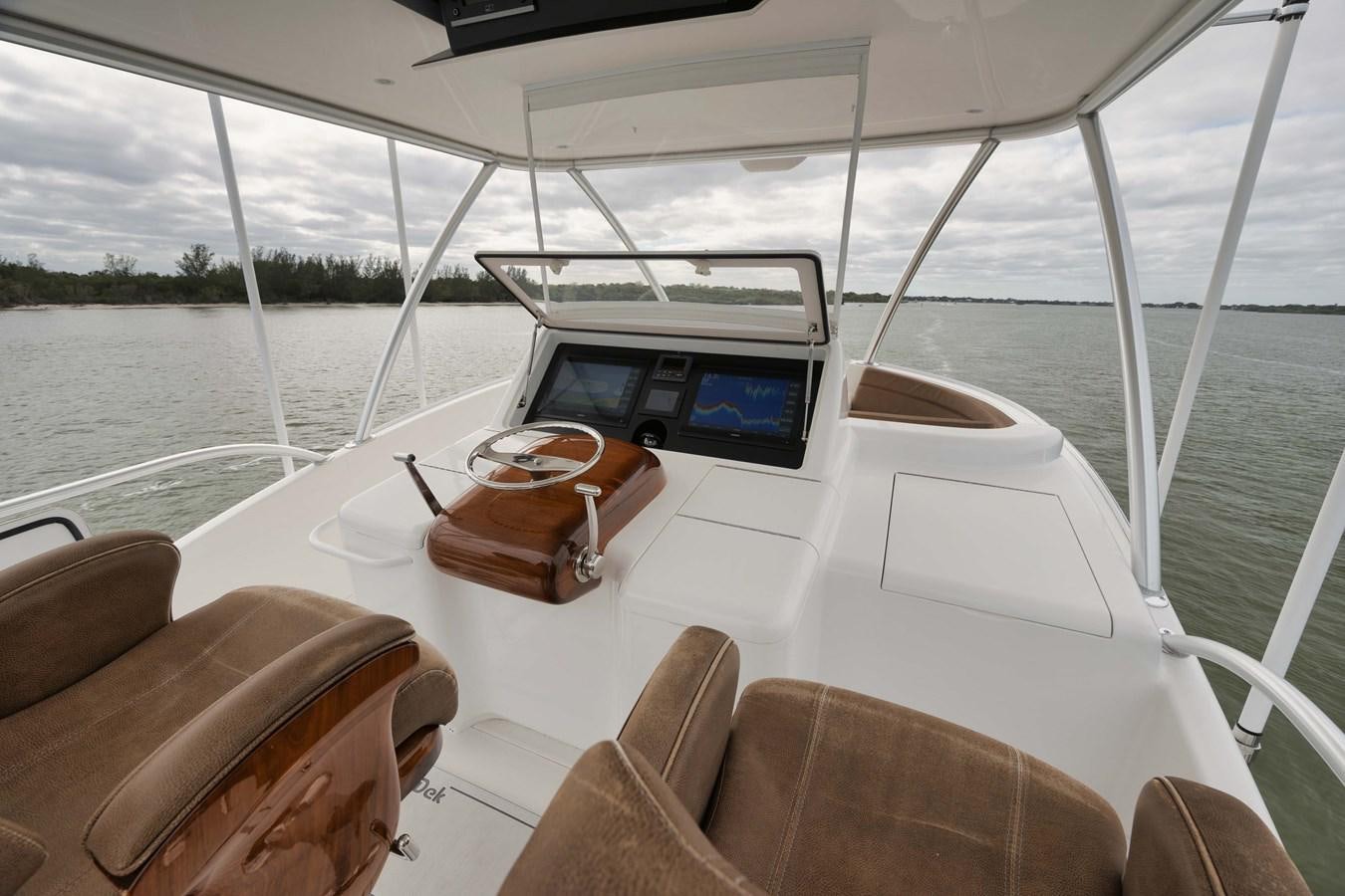 inside of a boat aboard COOKIE MONSTER Yacht for Sale