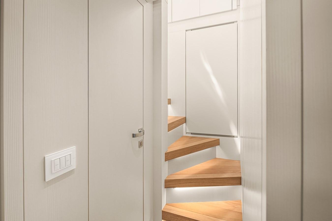 a white door with a white door aboard SANLORENZO SX88/81 Yacht for Sale