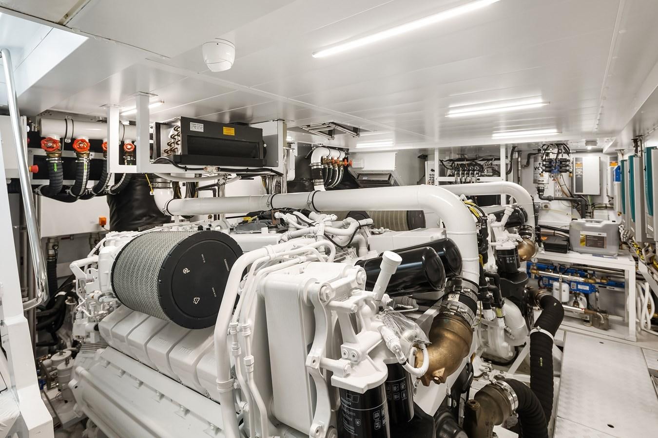 a room full of machines aboard SANLORENZO SX88/81 Yacht for Sale