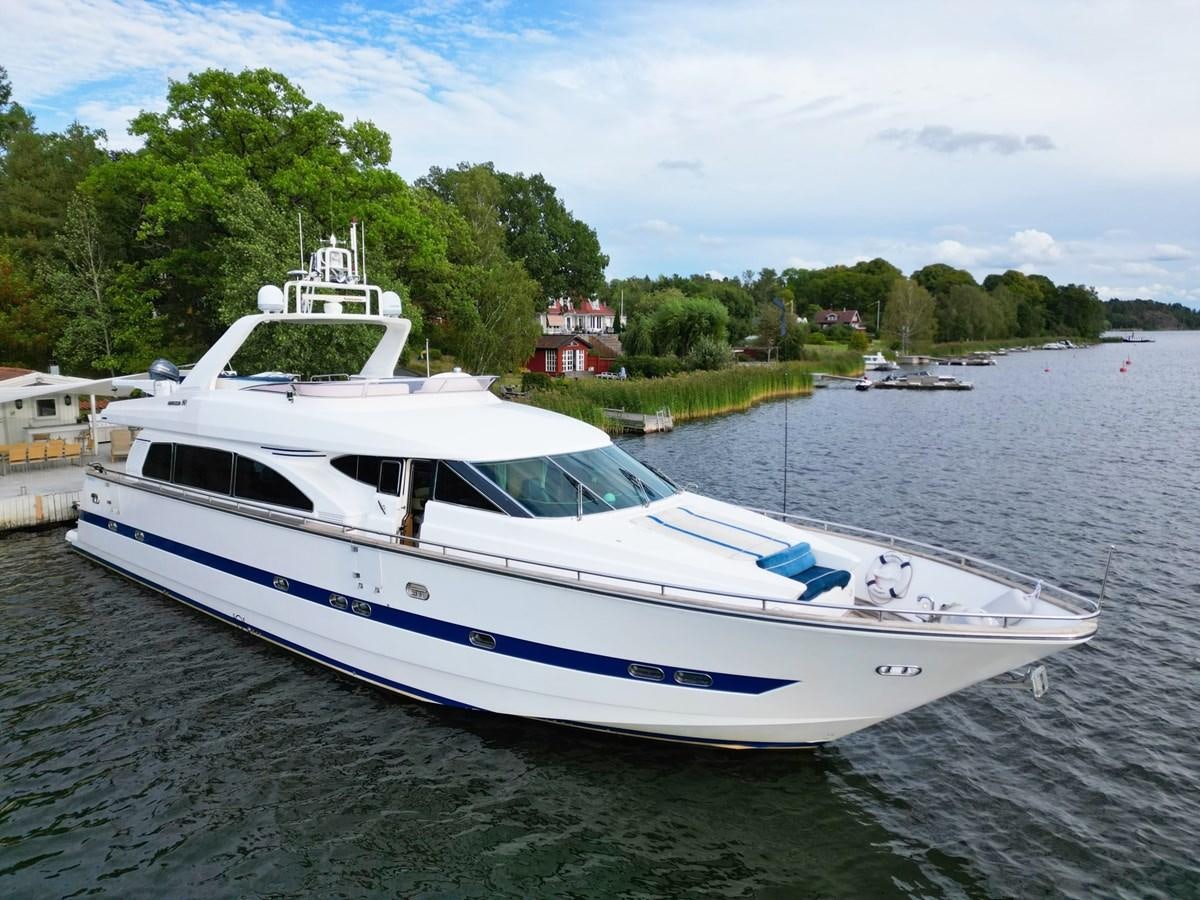 a boat on the water aboard MALARPRINSESSAN Yacht for Sale