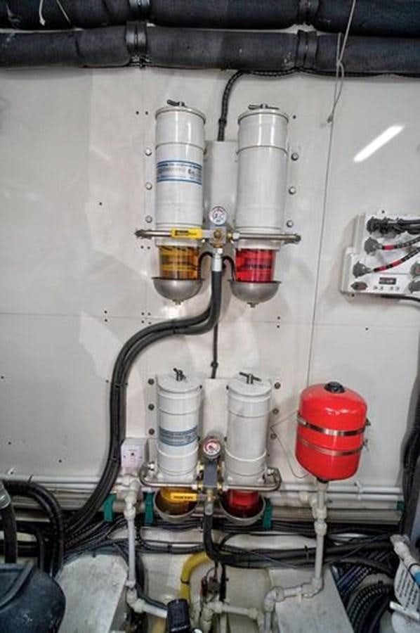 a machine with a red cap aboard 2021 FAIRLINE SQUADRON 68 Yacht for Sale