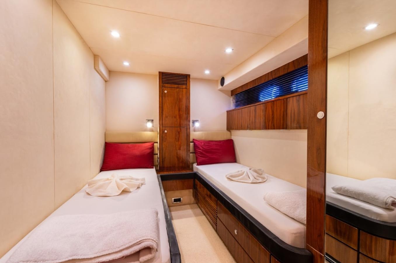 a room with two beds aboard FAIRLINE SQUADRON 70 - 2010 Yacht for Sale