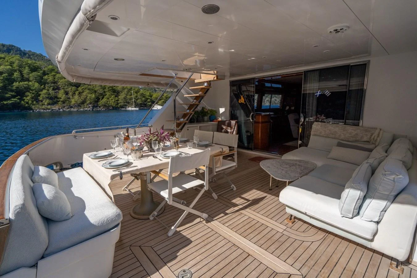 a boat on the water aboard ADMIRAL 27 M Yacht for Sale