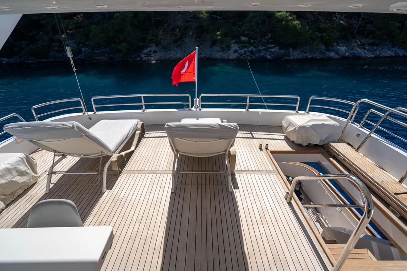 a boat on the water aboard ADMIRAL 27 M Yacht for Sale
